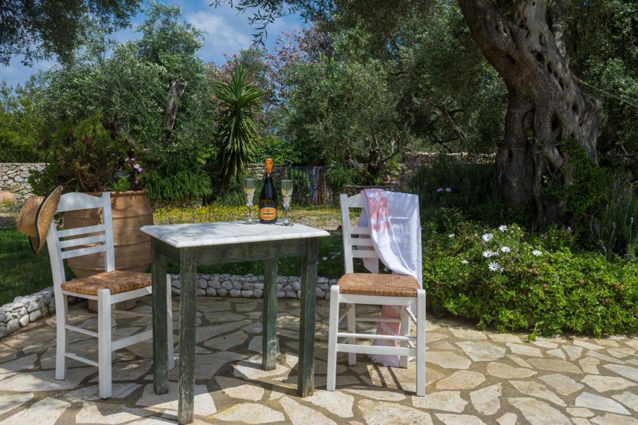 Villa Elaia Suites & Apartments No.2 Gaios Bagian luar foto
